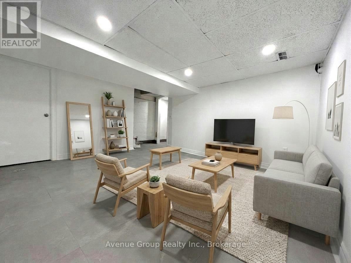 BSMT-210 Shaw Street, Toronto, ON, M6J 2W8