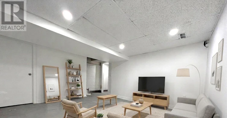 BSMT-210 Shaw Street, Toronto, ON, M6J 2W8 - 4
