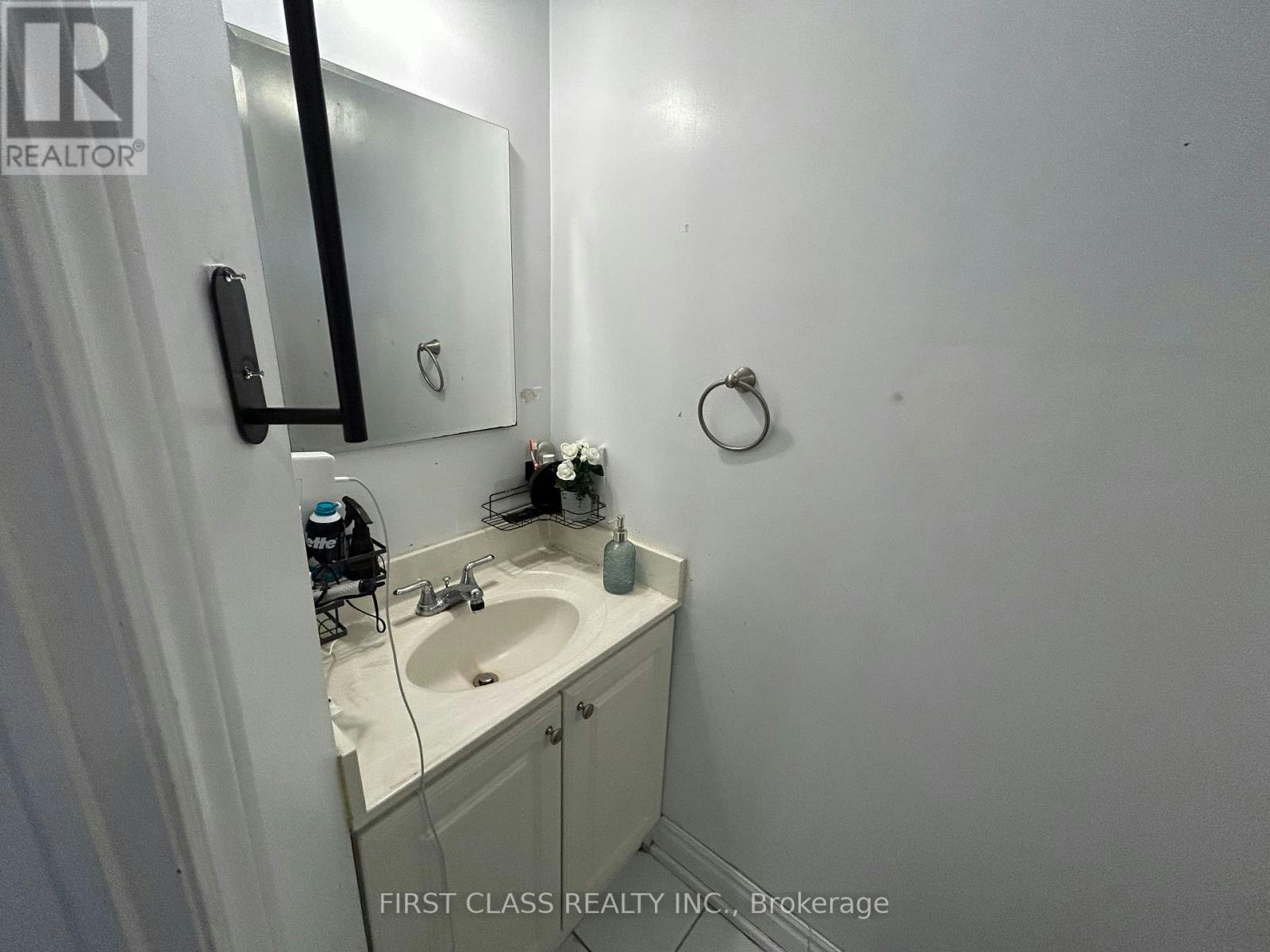 UPPER-567 Oakwood Avenue, Toronto, ON, M6E 2X6 - 16