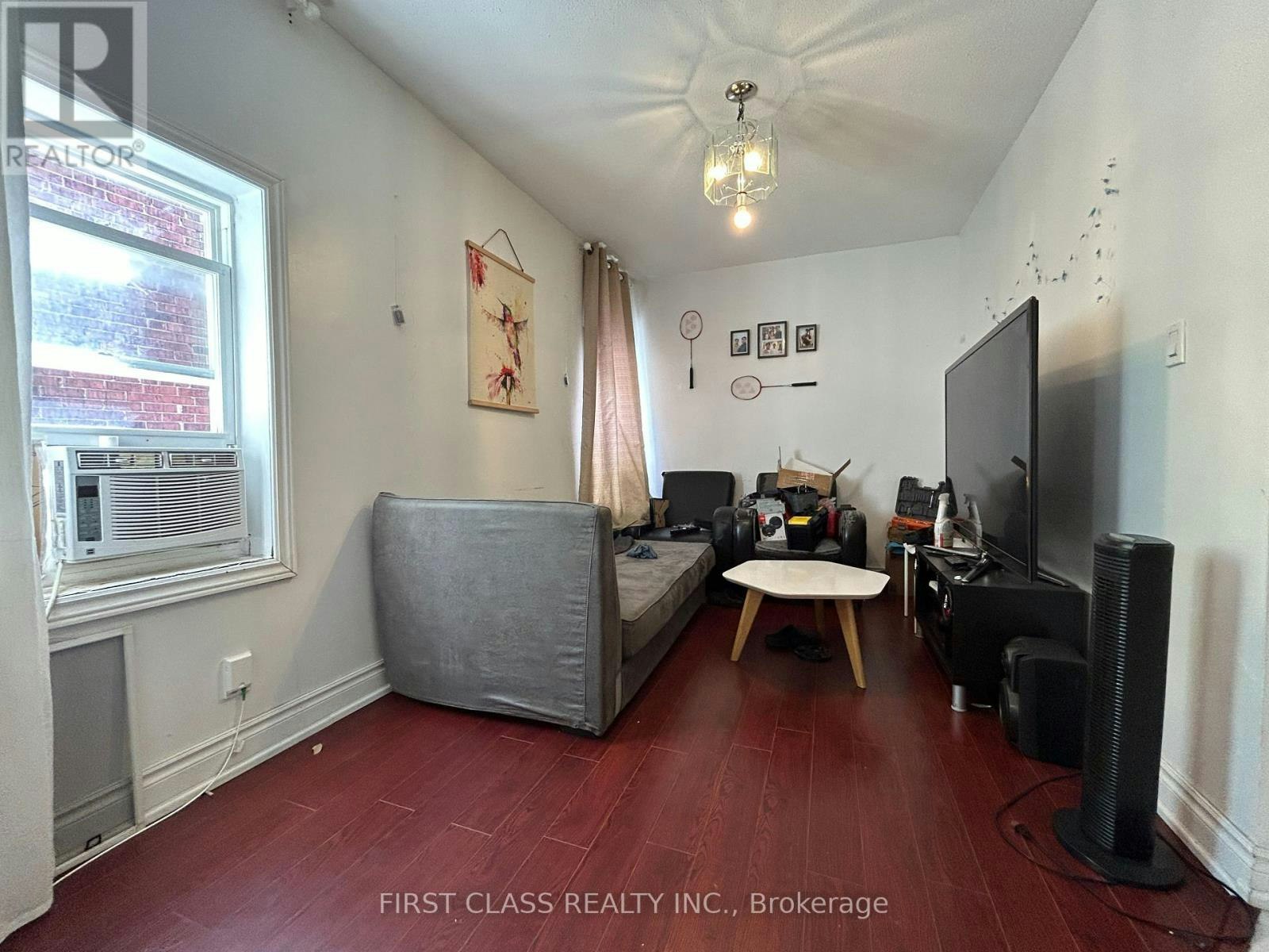 UPPER-567 Oakwood Avenue, Toronto, ON, M6E 2X6 - 8