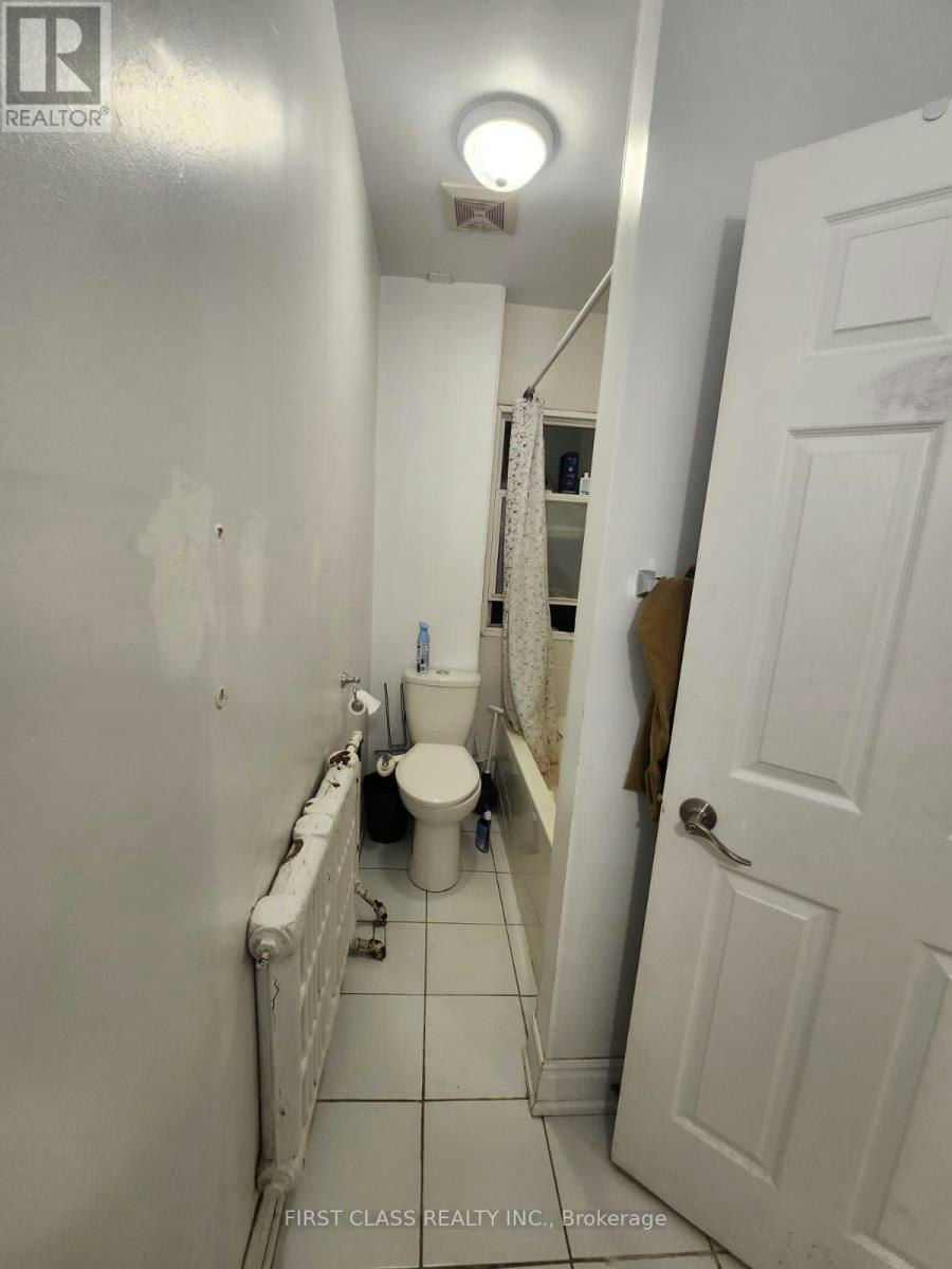 UPPER-567 Oakwood Avenue, Toronto, ON, M6E 2X6 - 17