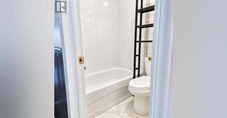 45 Turnberry Avenue, Toronto, ON, M6N 1P9 - 7