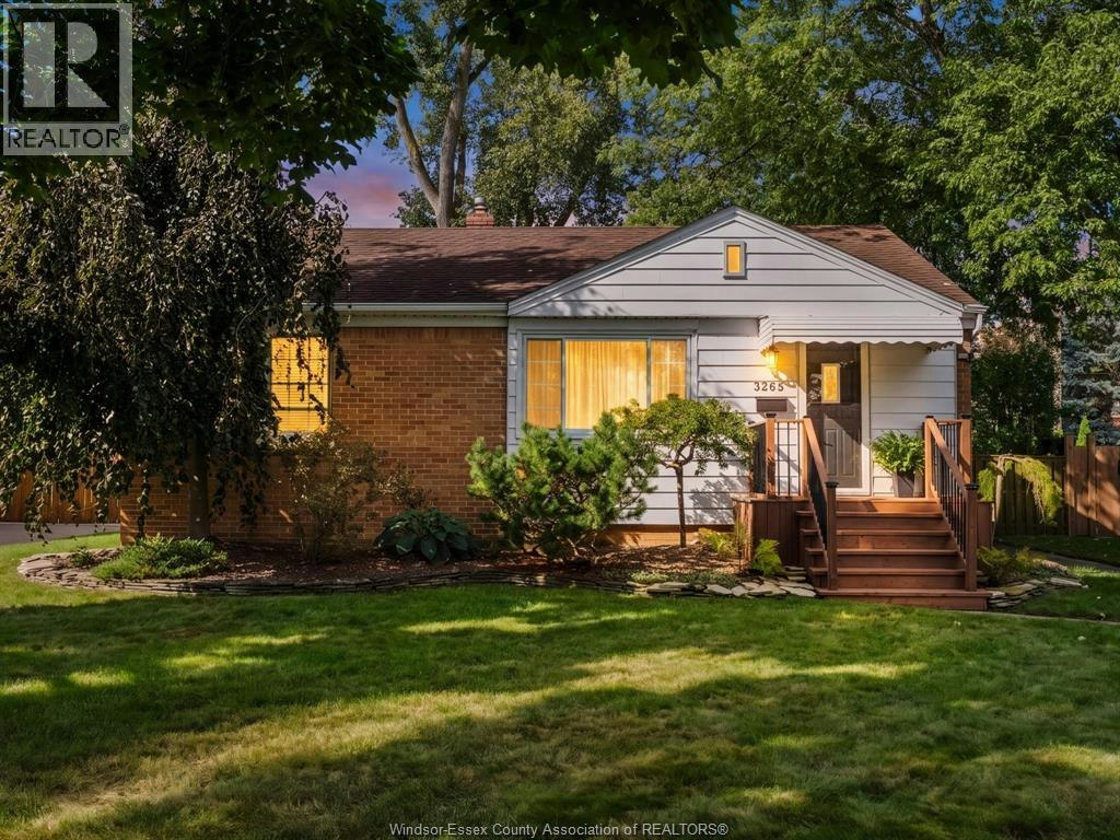 3265 Longfellow Avenue, Windsor, ON, N9E 2L7