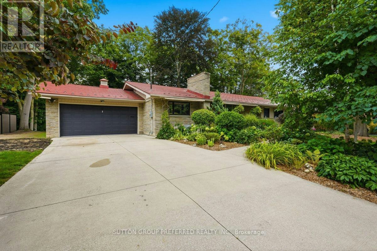 7 Metamora Crescent, London, ON, N6G 1R2