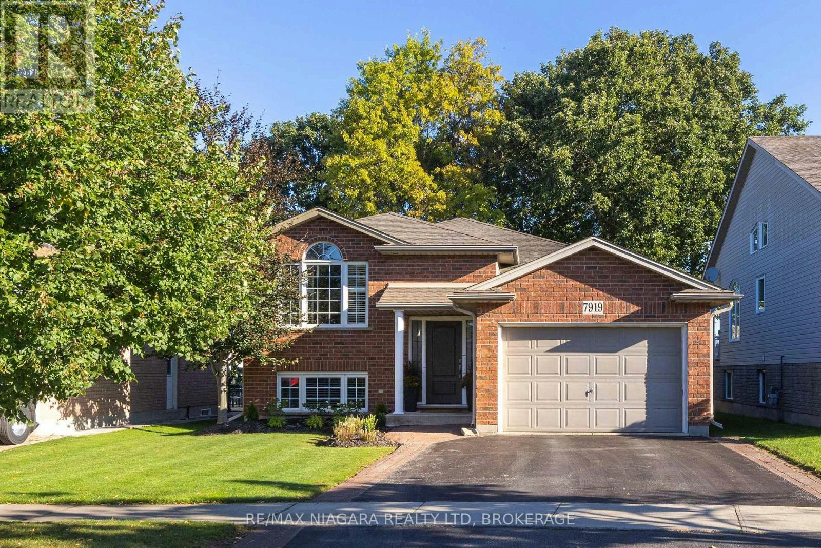 7919 Fleming Drive, Niagara Falls, ON, L2H 3H9