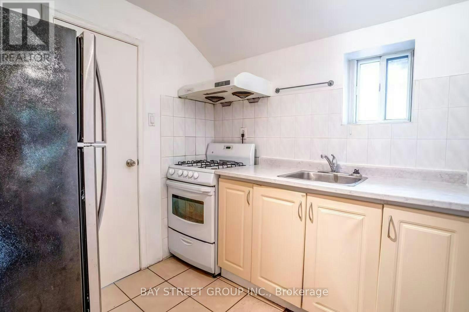 2ND FLOOR-66 Euclid Avenue, Toronto, ON, M6J 2J9 - 3
