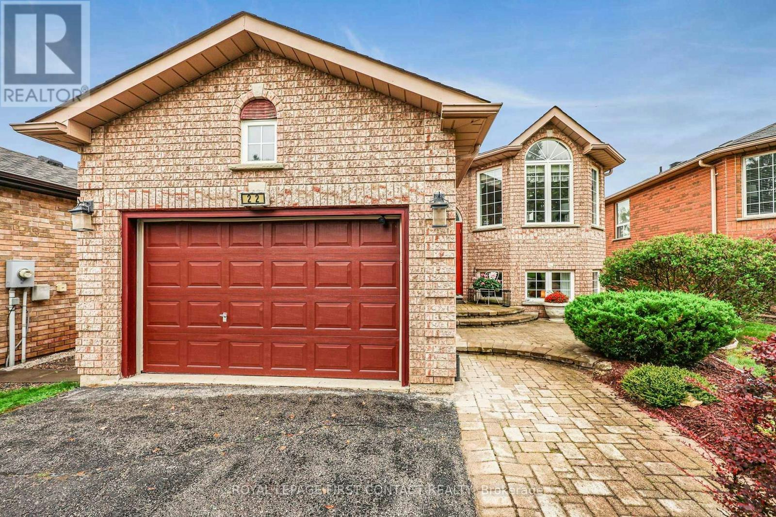 22 Logan Court, Barrie, ON, L4N 8G9
