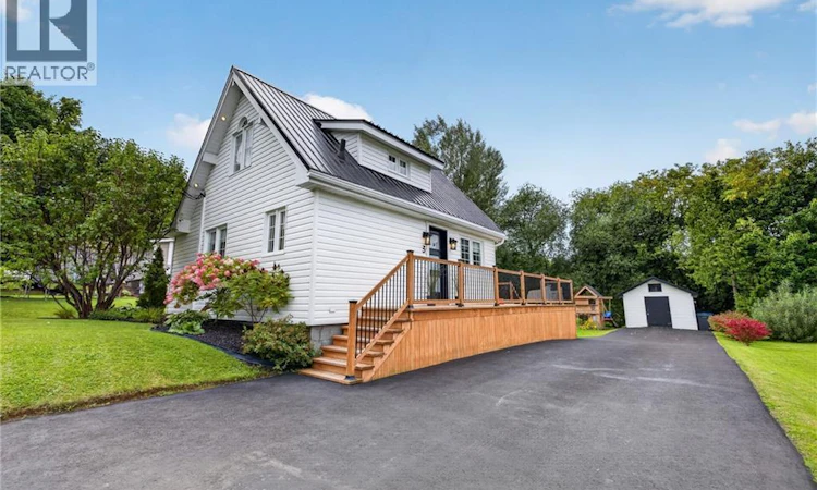 3 Macbeath Court