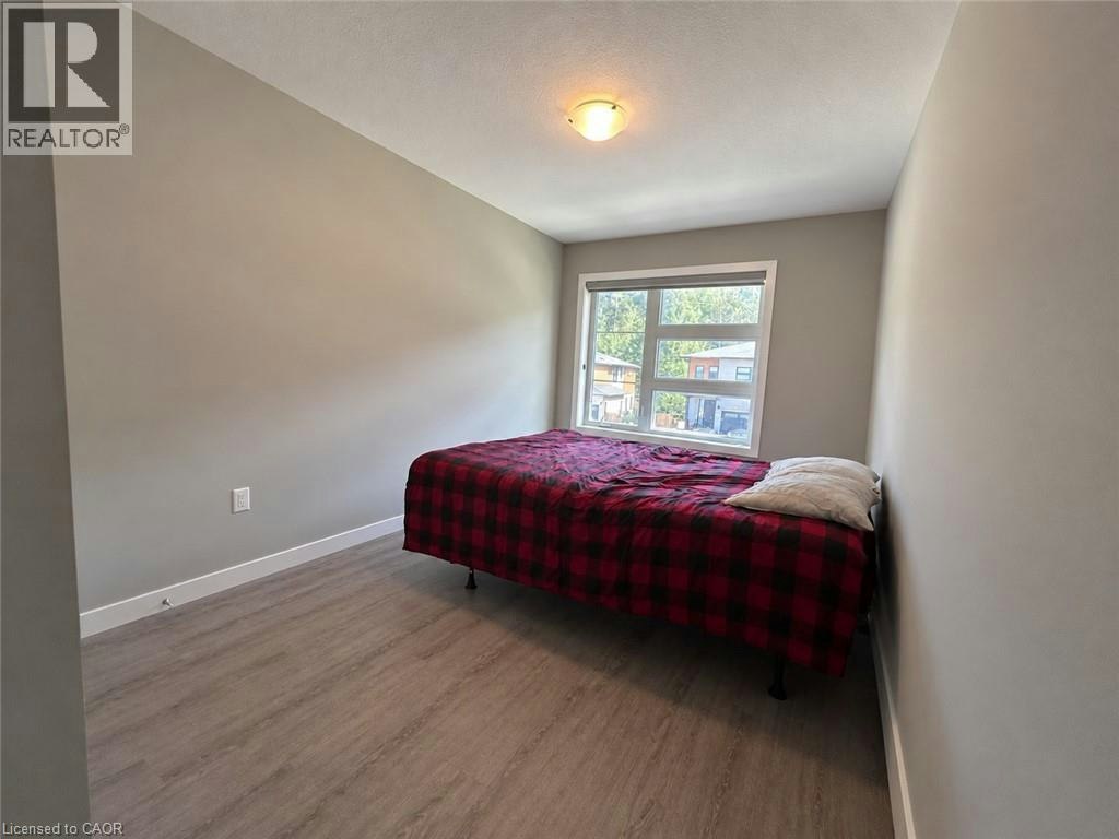 901 Robert Ferrie Drive, Kitchener, ON, N2R 0P2 - 16