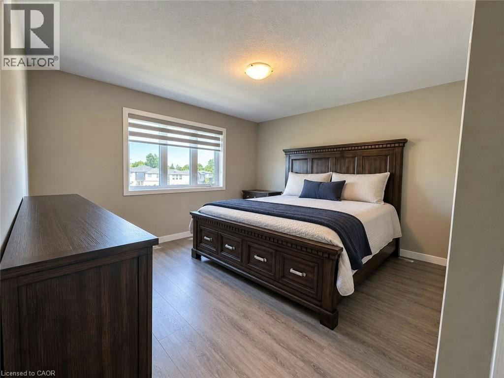901 Robert Ferrie Drive, Kitchener, ON, N2R 0P2 - 10