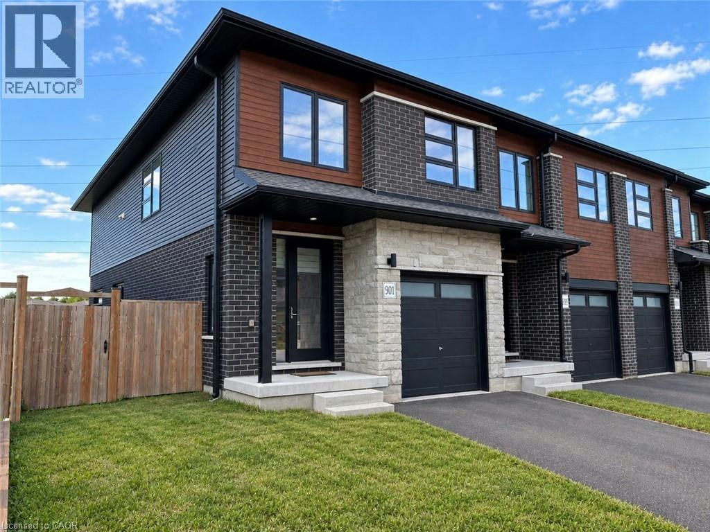 901 Robert Ferrie Drive, Kitchener, ON, N2R 0P2 - 2