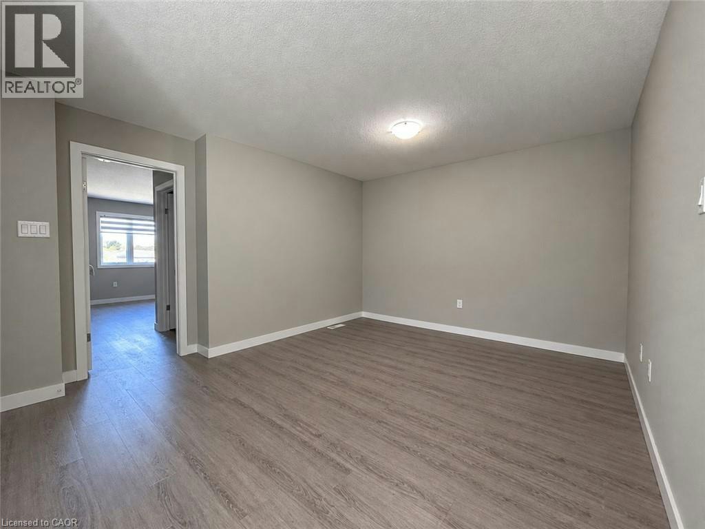 901 Robert Ferrie Drive, Kitchener, ON, N2R 0P2 - 12