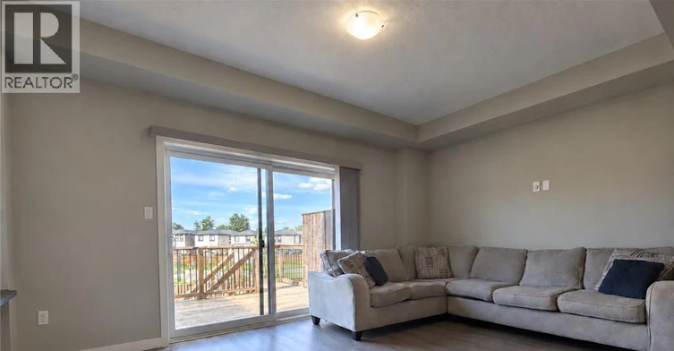 901 Robert Ferrie Drive, Kitchener, ON, N2R 0P2 - 6