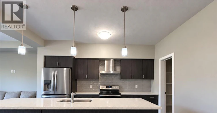 901 Robert Ferrie Drive, Kitchener, ON, N2R 0P2 - 4