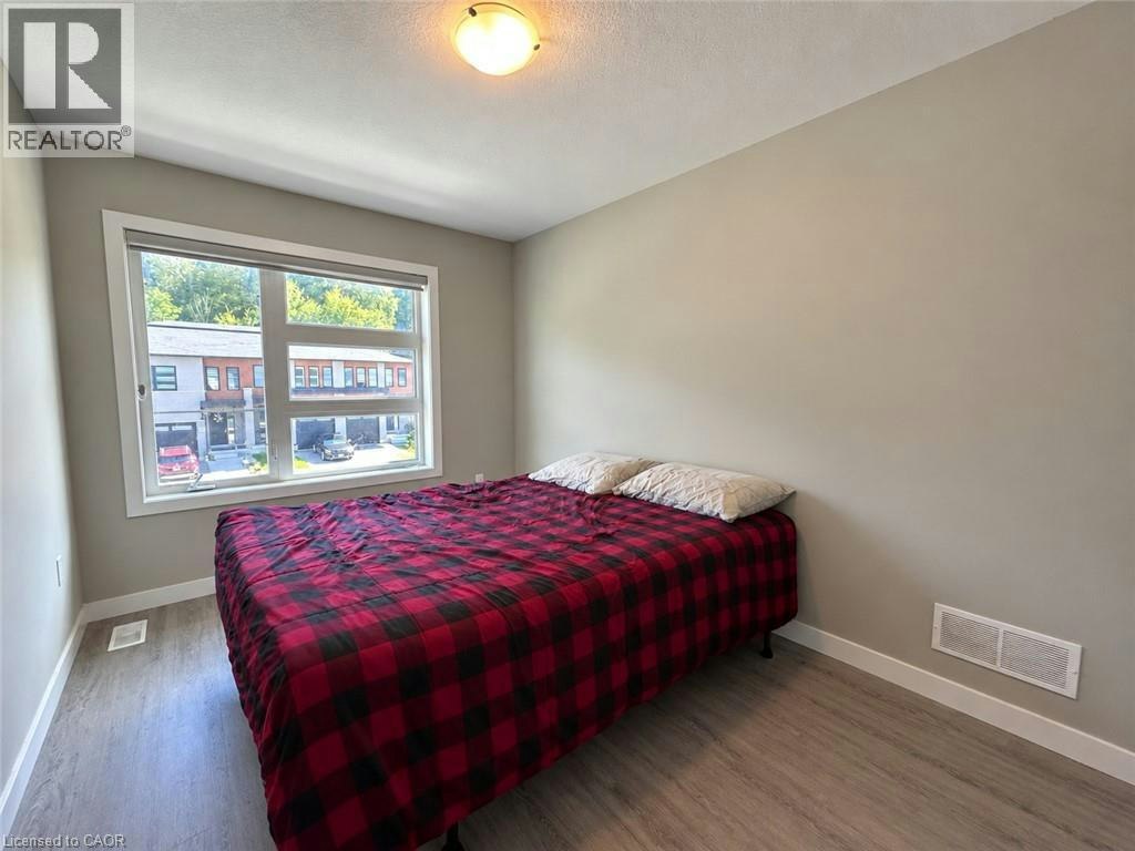 901 Robert Ferrie Drive, Kitchener, ON, N2R 0P2 - 15