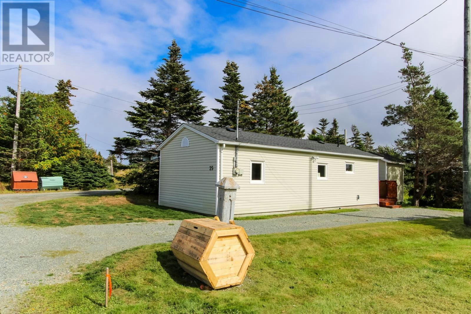 25 Back Road, Flatrock, NL, A1K 1E1
