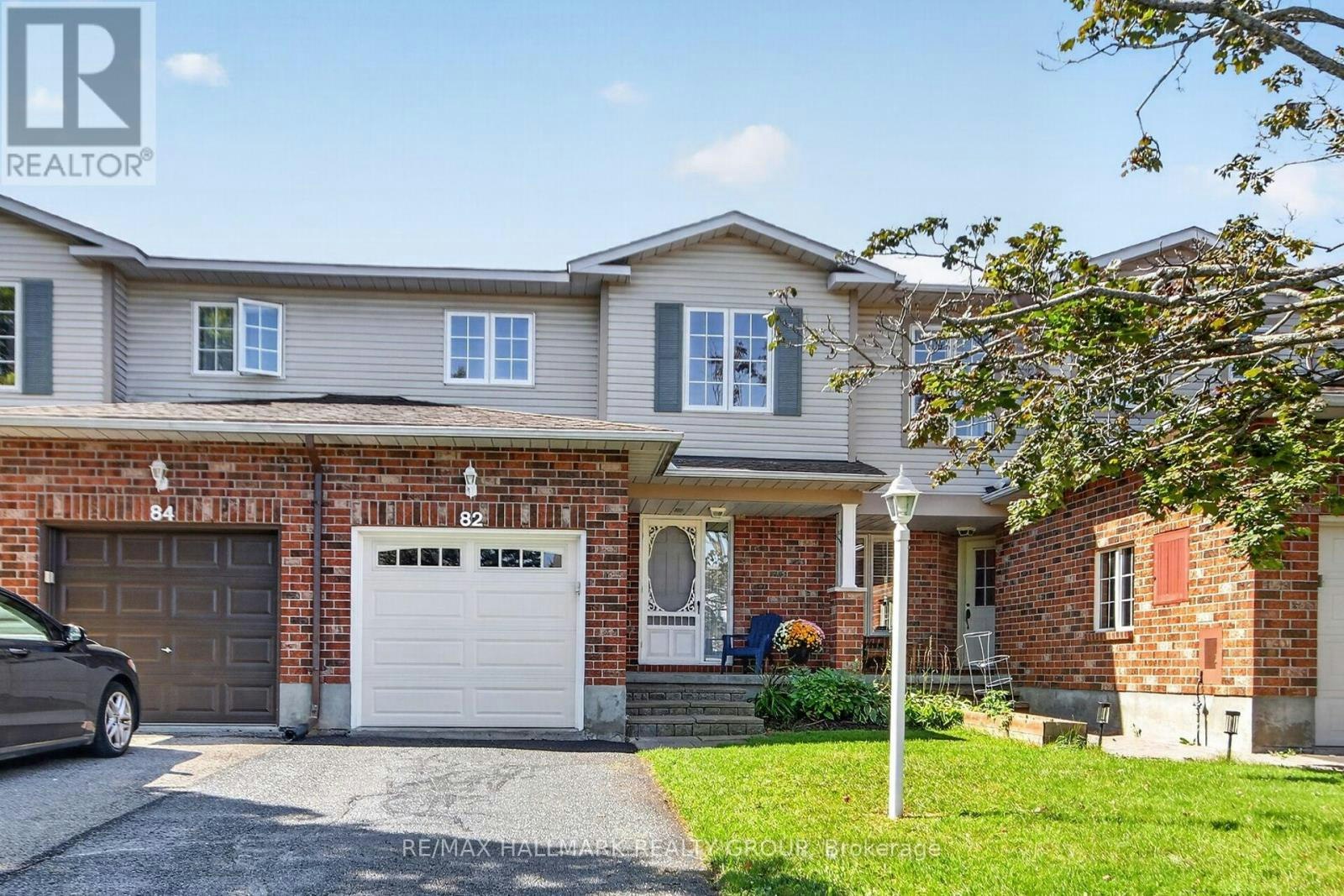 82 Whalings Circle, Ottawa, ON, K2S 1S4