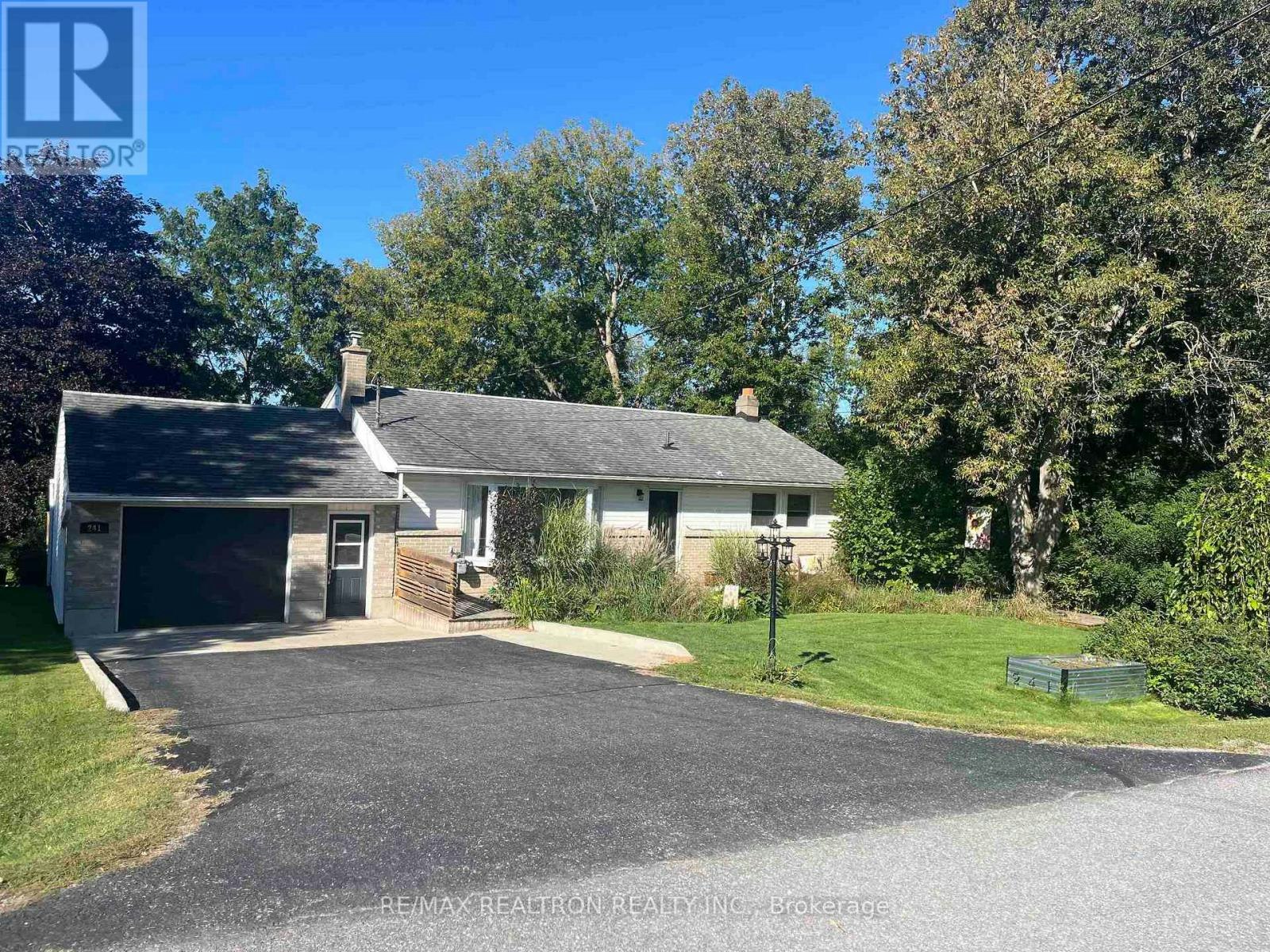 MAIN FLOOR-241 Westbury Avenue, Loyalist, ON, K0H 1G0
