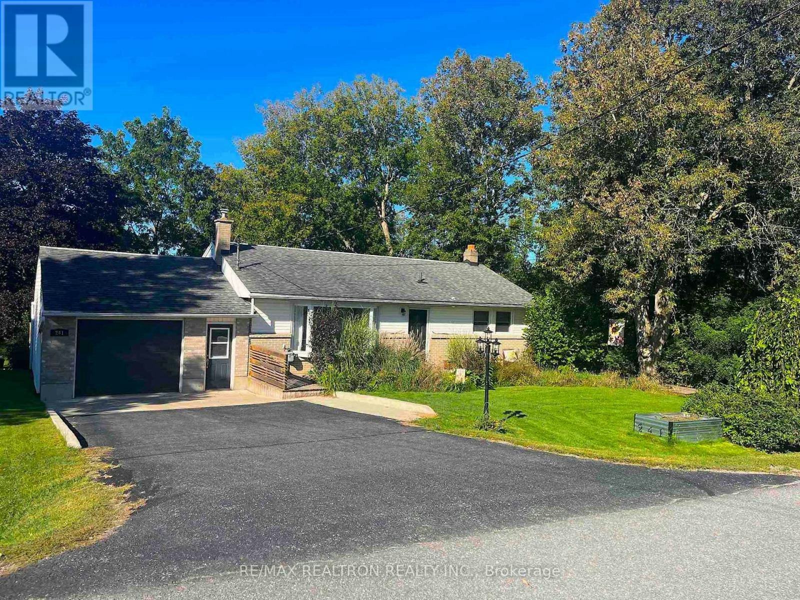 MAIN FLOOR-241 Westbury Avenue, Loyalist, ON, K0H 1G0