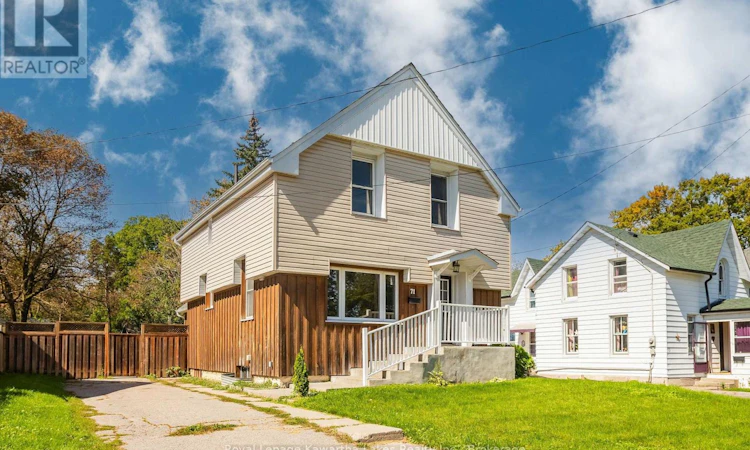 71 Victoria Avenue N