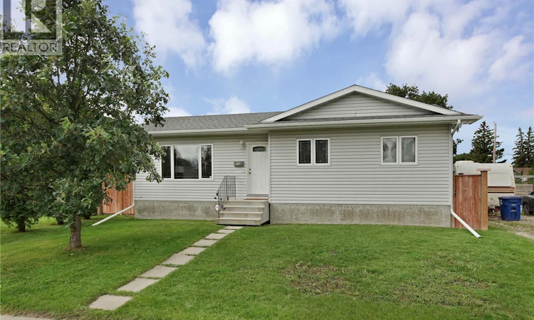 42A 5th Avenue N