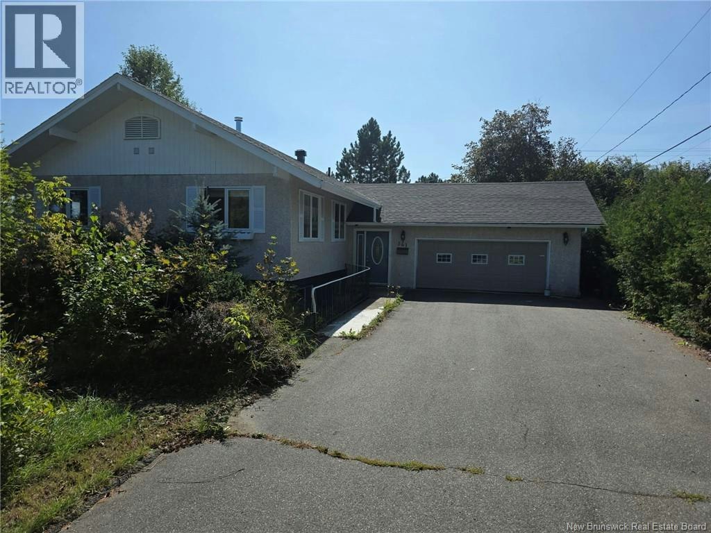 141 Neil, Bathurst, NB, E2A 3E3