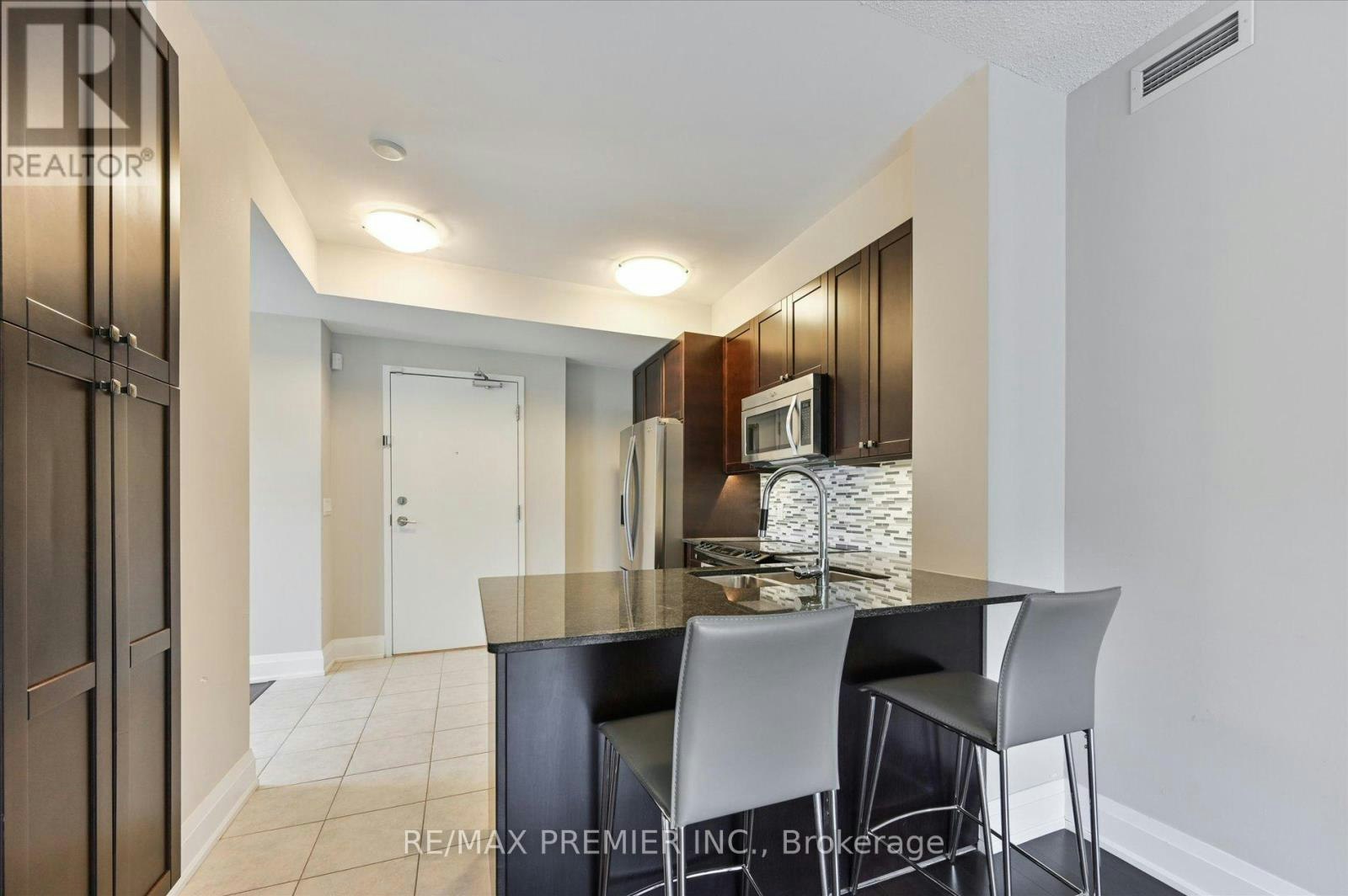 517-8302 Islington Avenue, Vaughan, ON, L4L 0E6 - 11