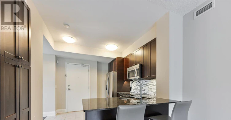 517-8302 Islington Avenue, Vaughan, ON, L4L 0E6 - 11