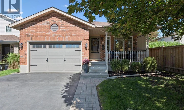 48 Abbeywood Crescent
