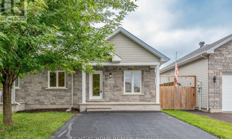 441 Denis Street