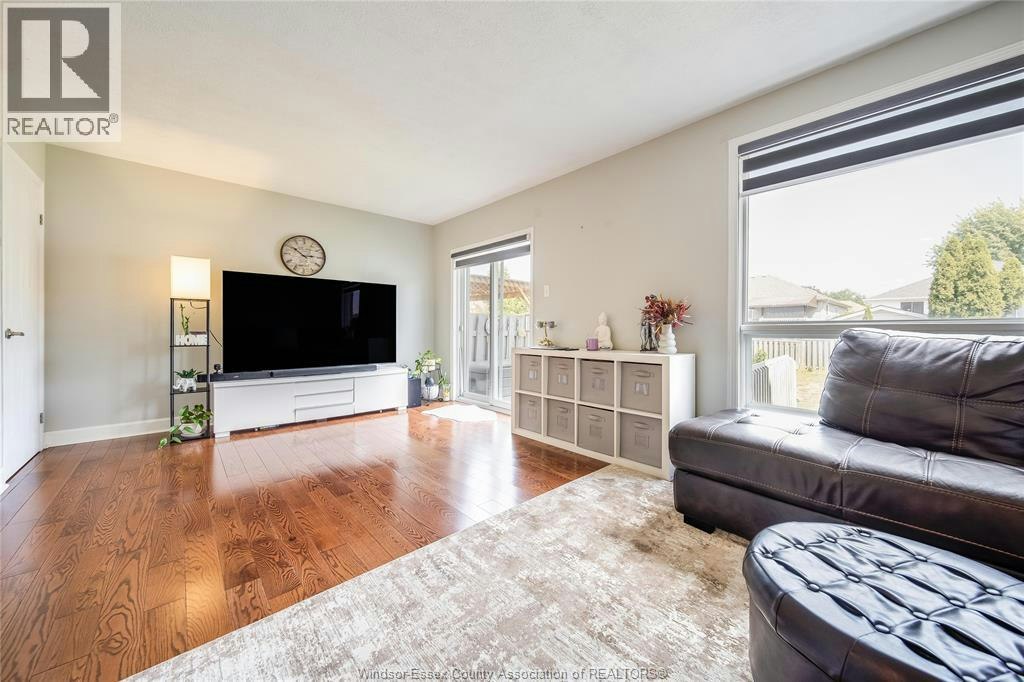 746 Michael Drive, Tecumseh, ON, N8N 5A3 - 3