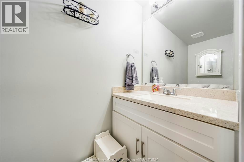 746 Michael Drive, Tecumseh, ON, N8N 5A3 - 18