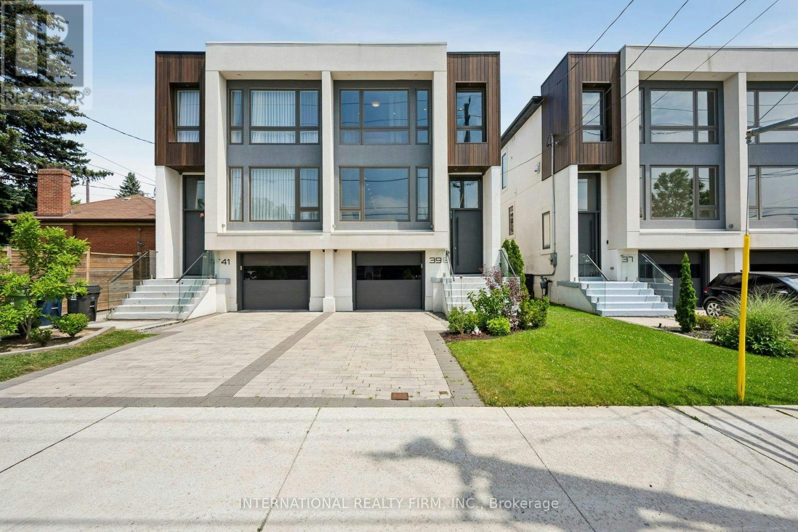 39 Wilmington Avenue, Toronto, ON, M3H 5J1
