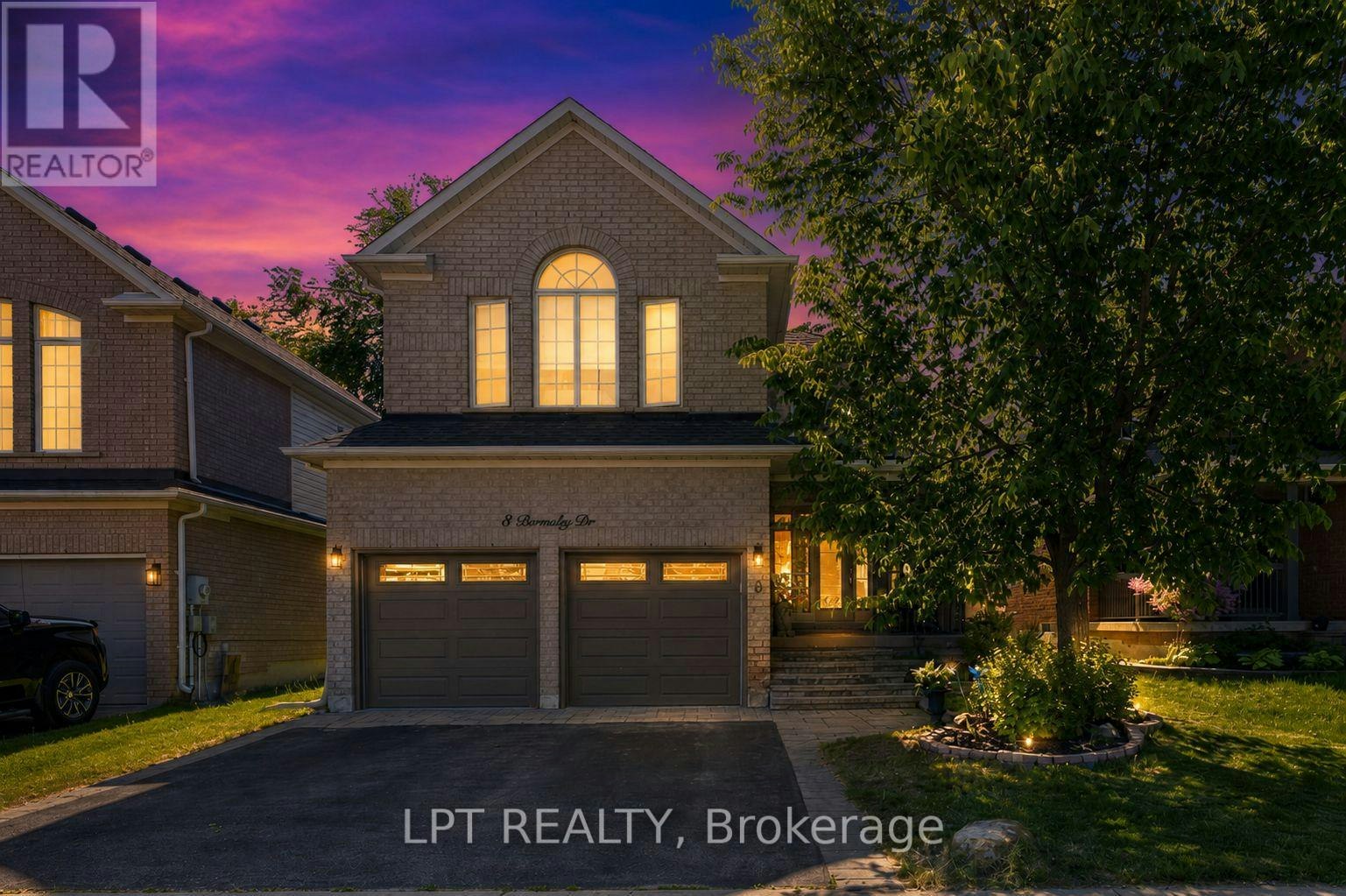 8 Burnaby Drive, Georgina, ON, L4P 3Z1