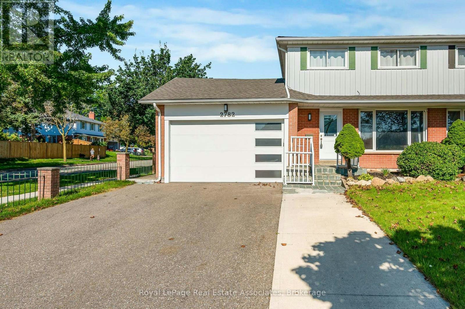 2782 Hollington Crescent, Mississauga, ON, L5K 1E9