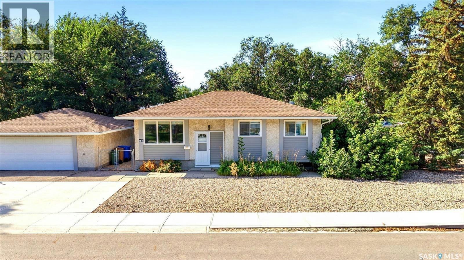 87 Vernon Crescent, Regina, SK, S4R 7S8