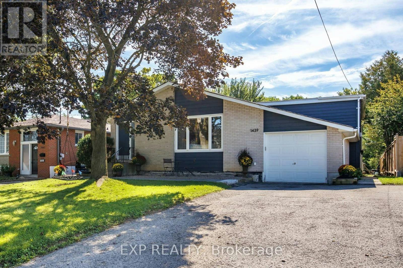 1439 Parkham Crescent, Pickering, ON, L1W 1B7