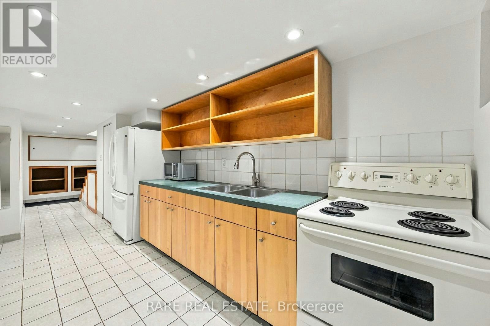 1-152 Sunnyside Avenue, Toronto, ON, M6R 2P2 - 5