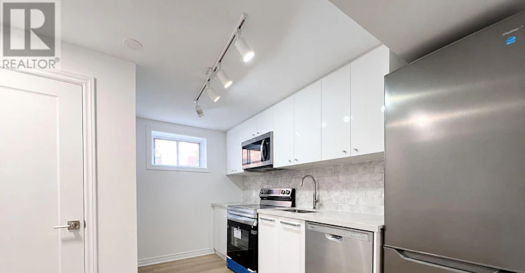 BSMT-20 Silvercrest Avenue, Toronto, ON, M8W 2S4
