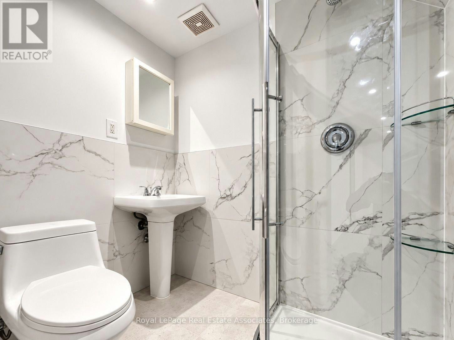 BSMT-20 Silvercrest Avenue, Toronto, ON, M8W 2S4 - 9