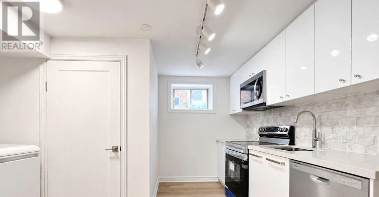 BSMT-20 Silvercrest Avenue, Toronto, ON, M8W 2S4 - 4