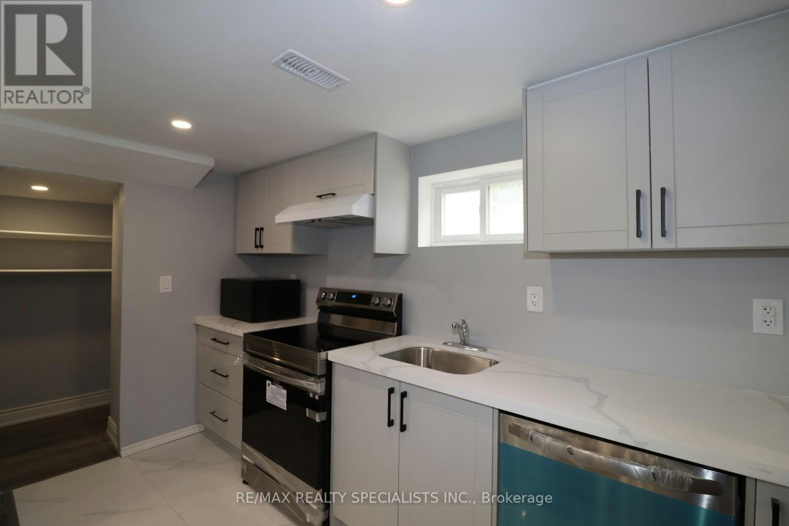 81 Gretna Drive, Brampton, ON, L6X 2G1 - 4
