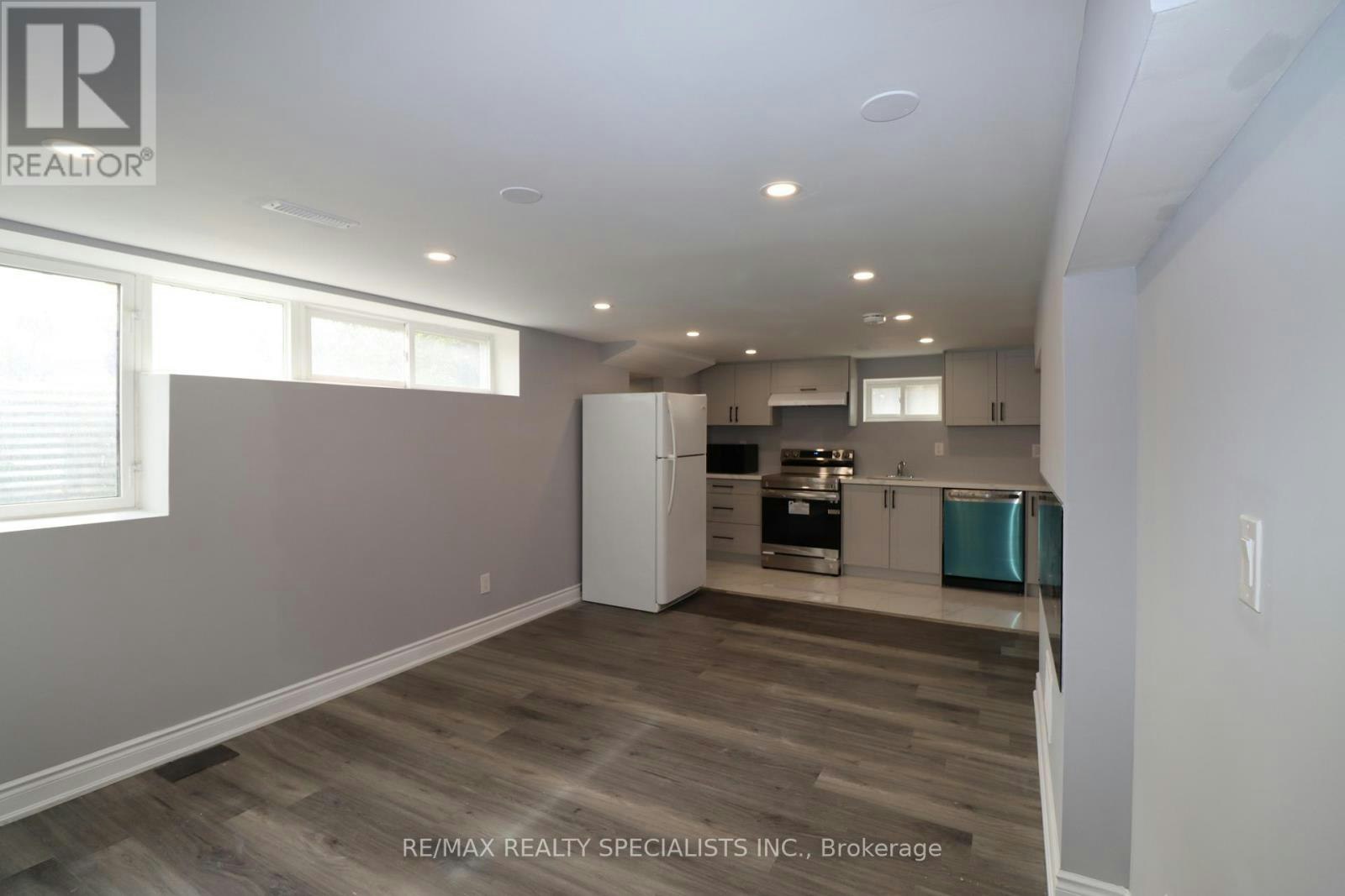 81 Gretna Drive, Brampton, ON, L6X 2G1 - 3