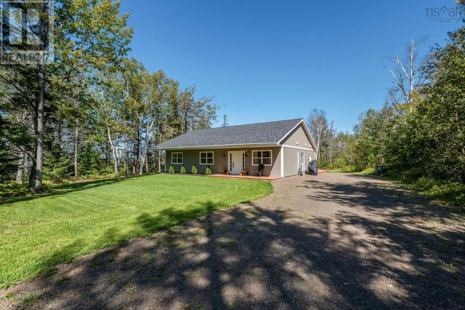 1960 Long Point Road, Burlington, NS, B0P 1E0
