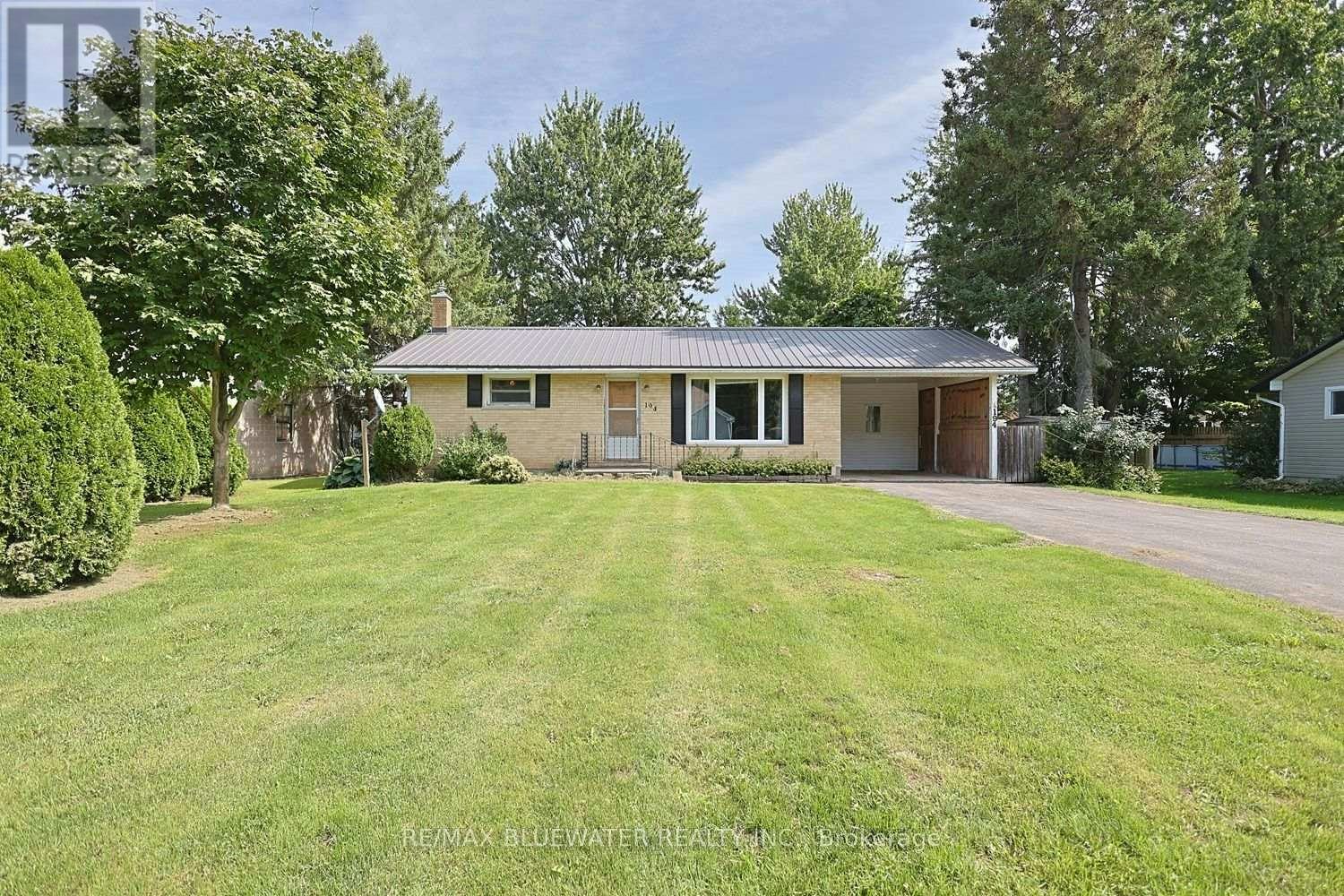 194 Park Drive WEST, North Middlesex, ON, N0M 2K0