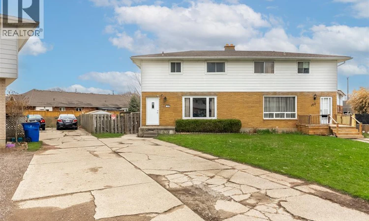 164 Timmins Crescent