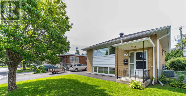 1-676 Borthwick Avenue, Ottawa, ON, K1K 2M2 - 4