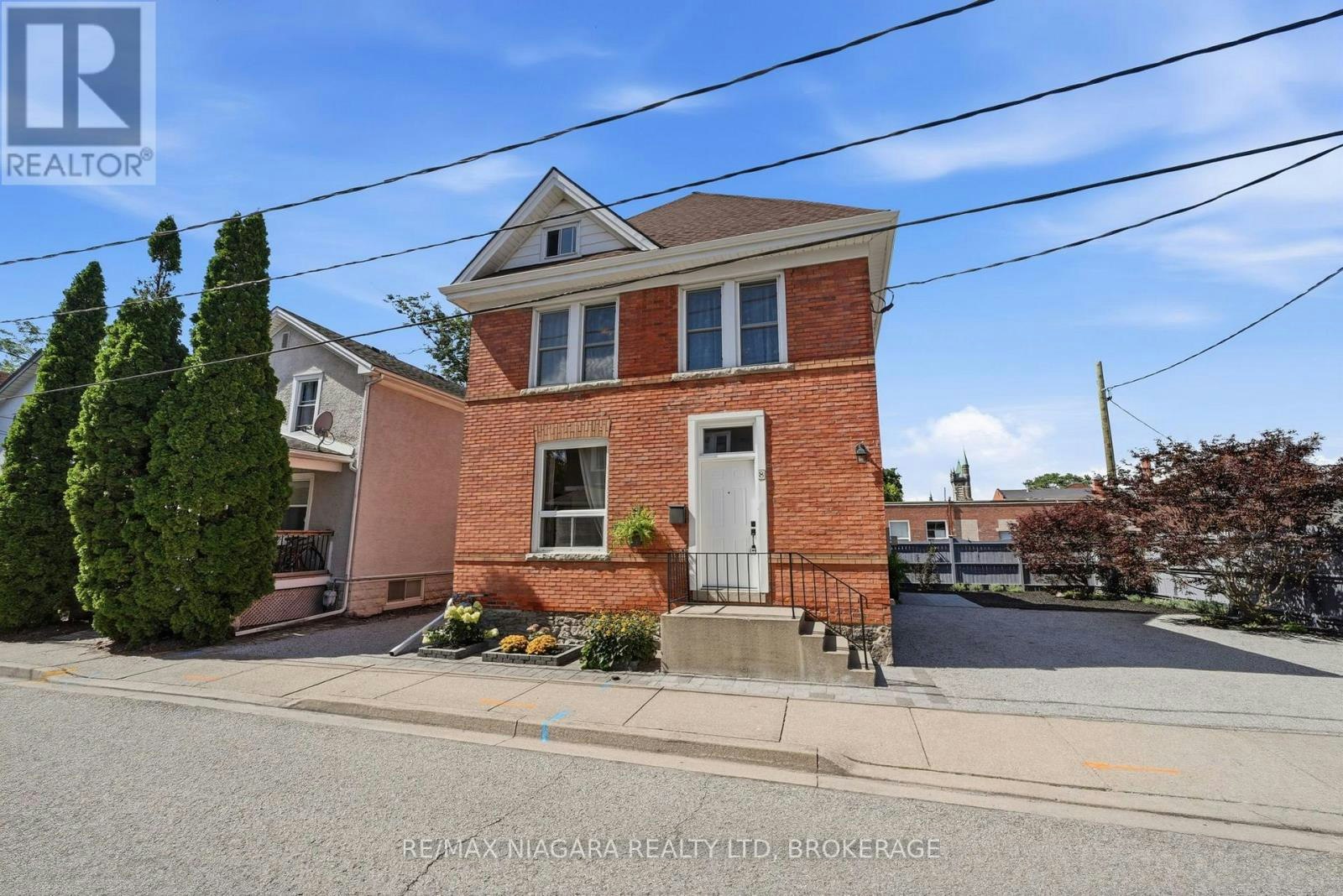 8 Trafalgar Street, St. Catharines, ON, L2R 3L7