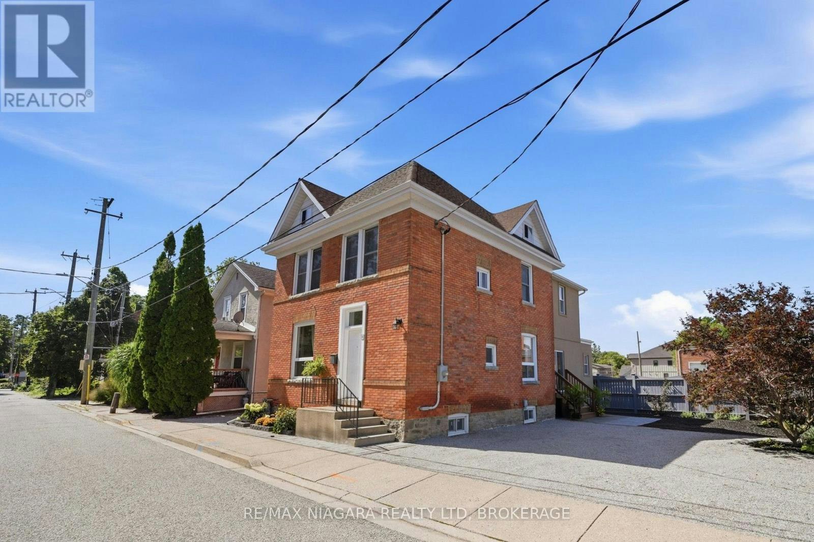 8 Trafalgar Street, St. Catharines, ON, L2R 3L7