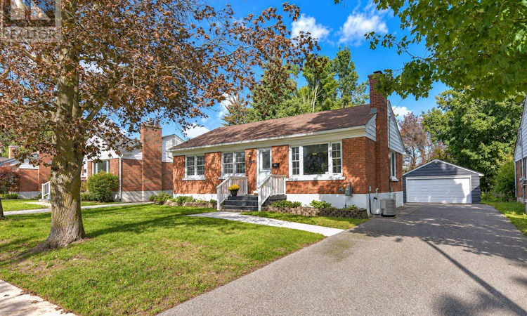 28 Borland Street W